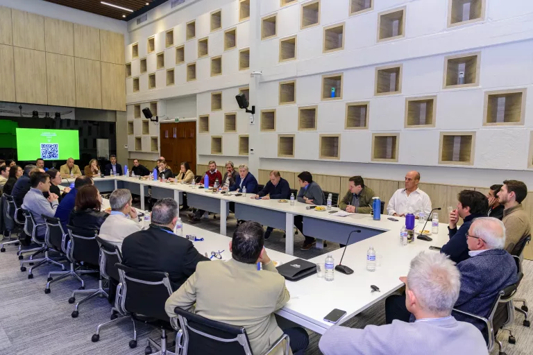 “Tenga la seguridad que el Gobierno provincial tiene en claro que el sector privado es el principal motor de  la economía pampeana y consecuentemente tendrán todo nuestro apoyo”, expresó Ziliotto