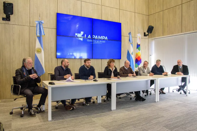 La Pampa contra la ludopatía infantil: crean programa interdisciplinario y presentan denuncia penal contra sitios ilegales de apuestas