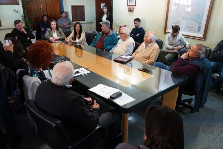 La provincia aborda la emergencia agropecuaria: reunión con entidades del campo y bancos para enfrentar la crisis hídrica