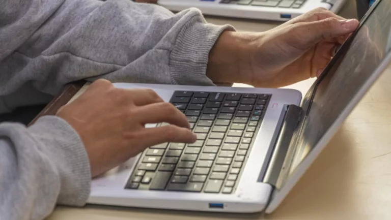Inscriben para cubrir cargos y horas cátedra de Formación Profesional
