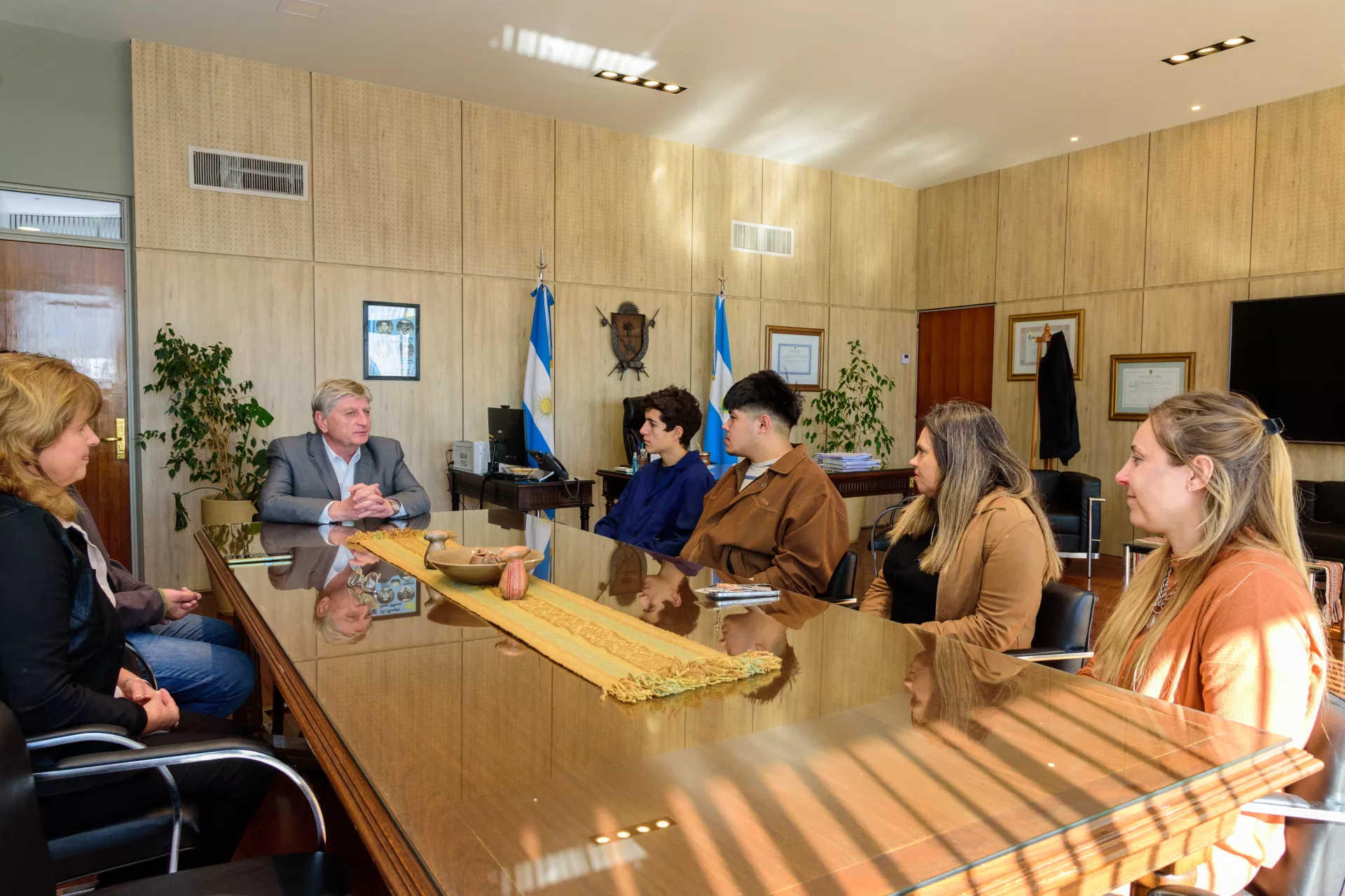 ¡Triunfo Ambiental!: Ziliottto recibió a los estudiantes pampeanos que ganaron con propuesta innovadora la Copa Climática 2024