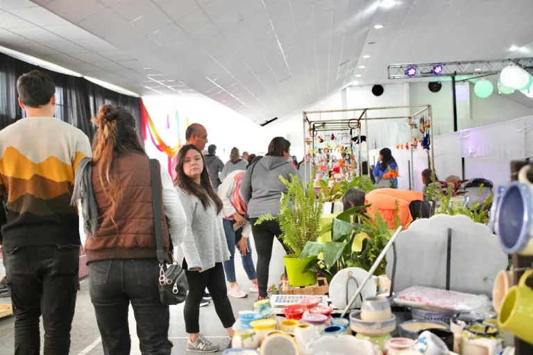 Más de 100 emprendimientos y artesanos participarán en la Feria de la Amistad en General Pico este domingo