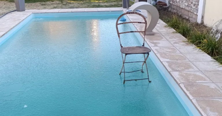 Frío extremo: se congeló el agua de una pileta en La Pampa y las bajas temperaturas continuarán en todo el país