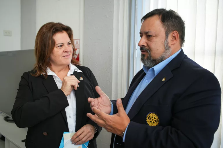 El nuevo gobernador del distrito Patagónico del Rotary Club fue recibido por la Intendenta local