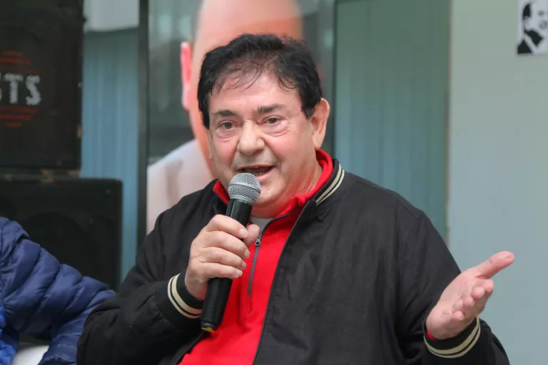 Construcción: Roberto Robledo afirmó que “donde había 15 personas en distintos rubros, hoy está trabajando la mitad”