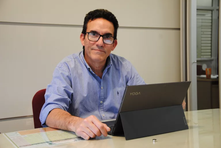 Fernández Cobo, miembro del Colegio Farmacéutico de La Pampa “el temor es un riesgo al retroceso tras el impacto del DNU 70/23 y la sombra de las desregulaciones de los ‘90”
