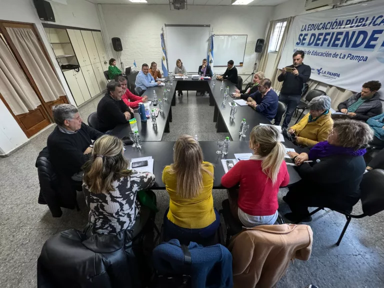 La UTELPa en pie de lucha: expectativas de mejora salarial, aunque sin una propuesta concreta en la reunión de paritarias