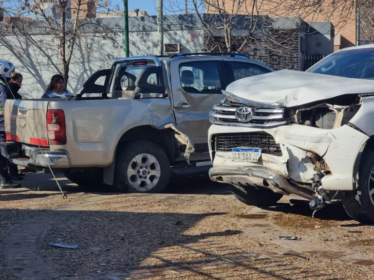 Accidente de tránsito en la intersección de Avenida San Martín y calle 29: sin heridos, pero con serios daños materiales