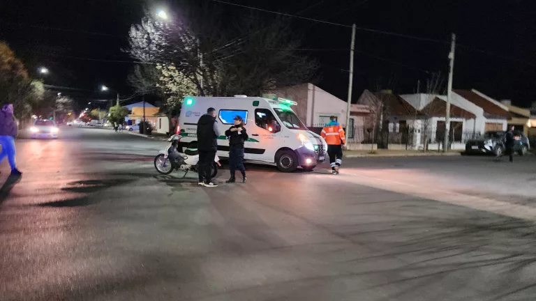 Una joven de 24 años lesionada tras siniestro vial en calle 5 y 2