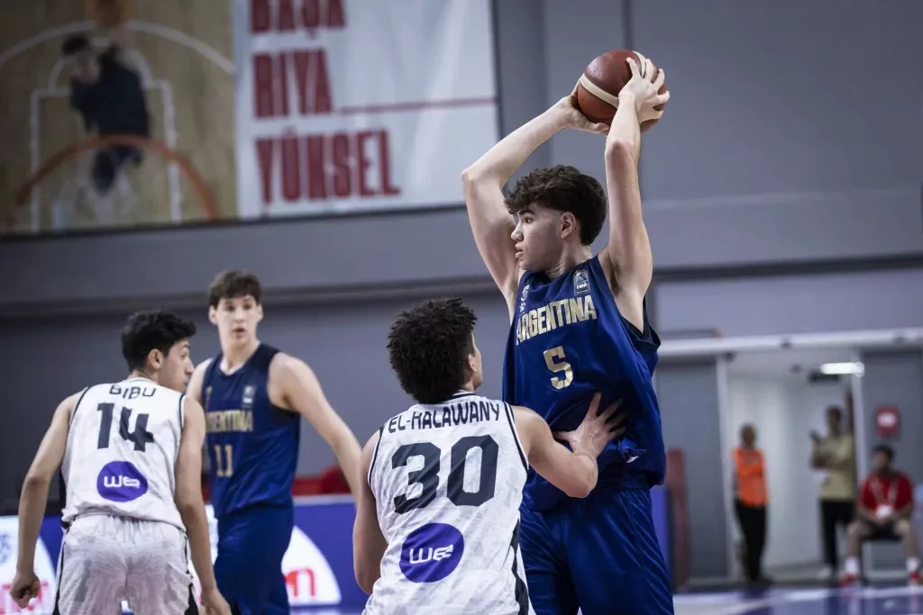 Mundial de Básquet U-17: Argentina cierra su participación con la presencia del pampeano Cabodevilla