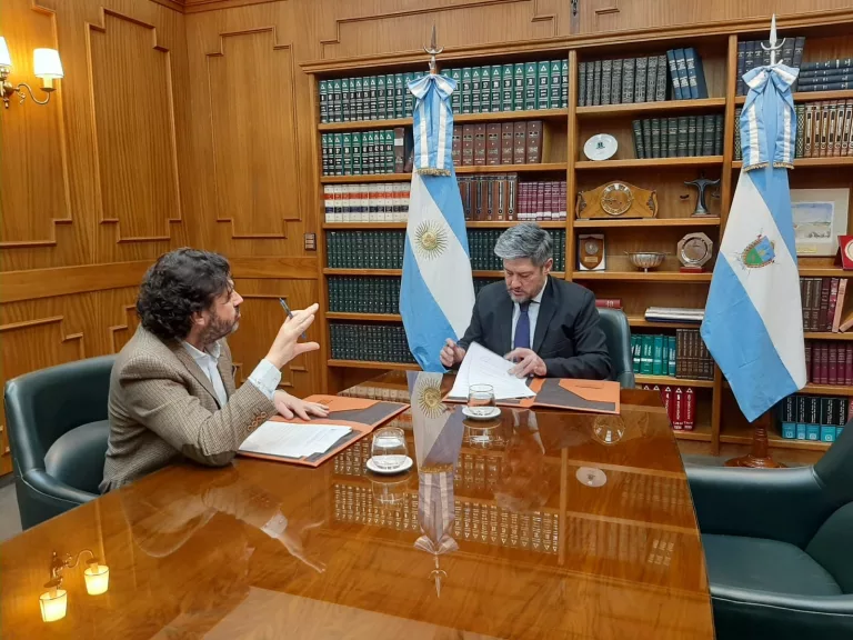 STJ y Facultad de Ciencias Económicas y Jurídicas firman convenios para prácticas profesionales y colaboración en concursos