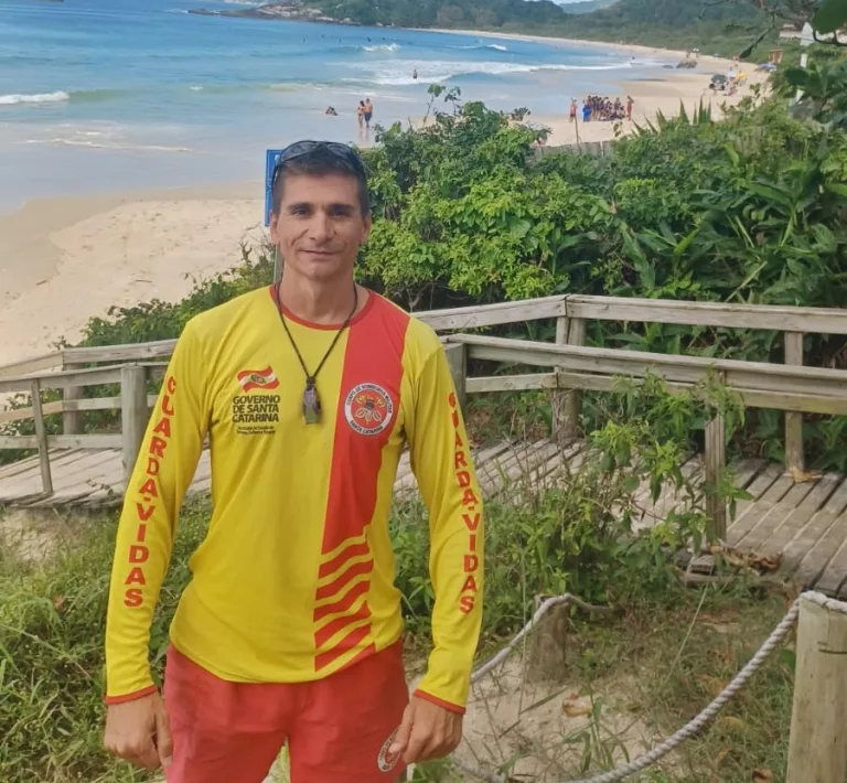 Piquense en Brasil: la vida de un guardavidas en medio de una temporada récord de turismo Argentino