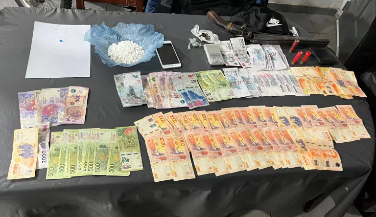 Incautan drogas, armas y vehículos en múltiples allanamientos en General Pico