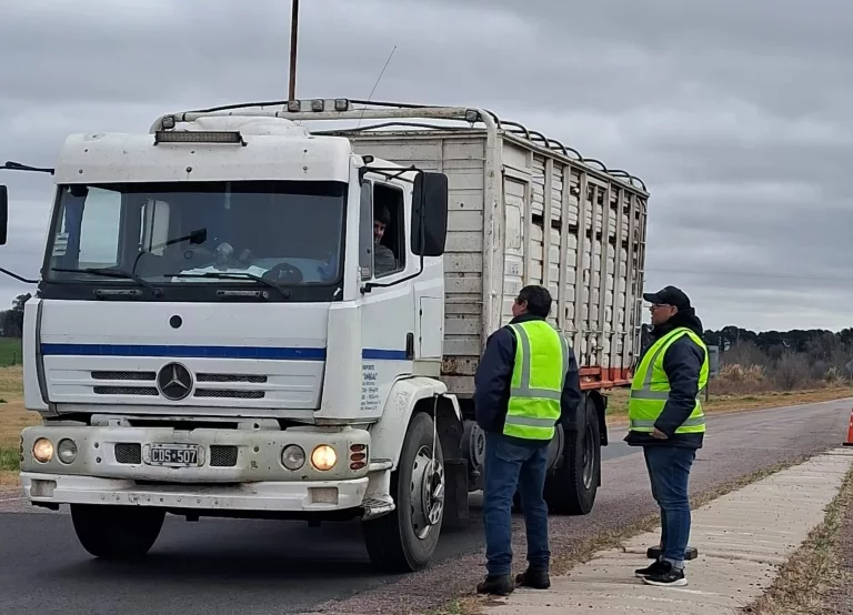 Intendente Alvear: agentes municipales participaron en operativo de control interprovincial