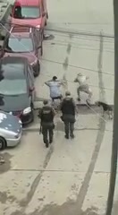 Coronavirus en Argentina: separan a tres gendarmes por “bailar” a dos jóvenes que no cumplían con la cuarentena
