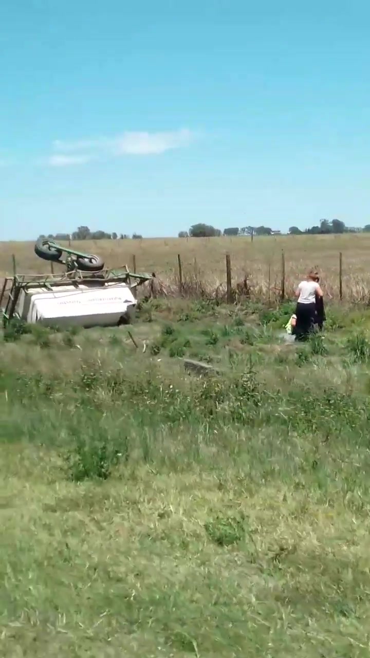 VIDEO: vuelco en ruta provincial dejó un joven de 26 años con una posible fractura