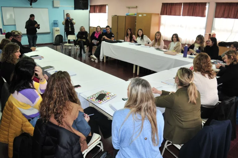 Encuentro estratégico en General Pico: ministerio de educación refuerza políticas inclusivas y de alfabetización