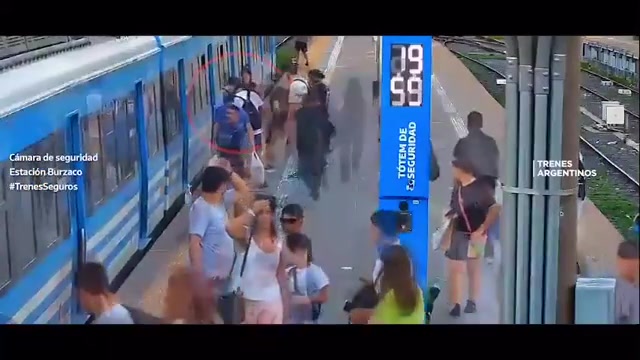 VIDEO: El dramático rescate de un nene de 2 años que cayó a las vías del tren Roca