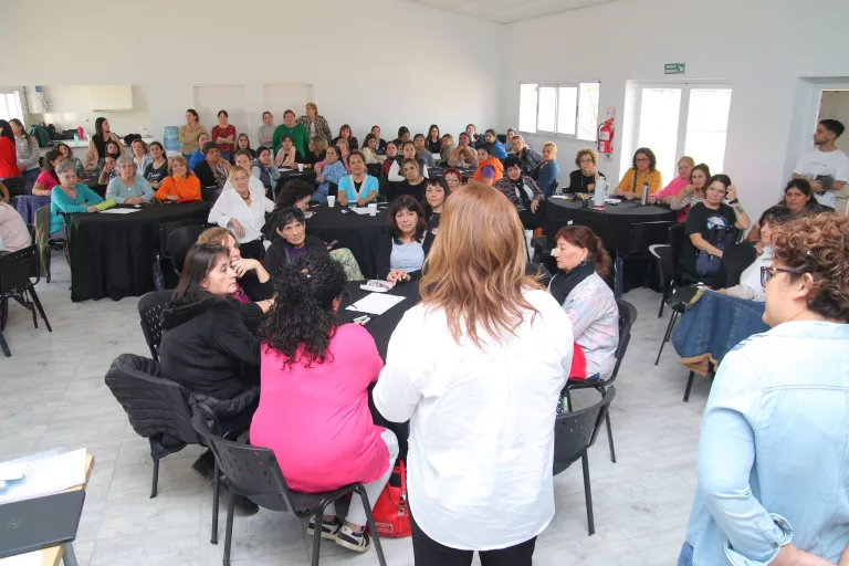 Mujeres en acción: taller de finanzas en General Pico para empoderar a las mujeres del Barrio Rucci”
