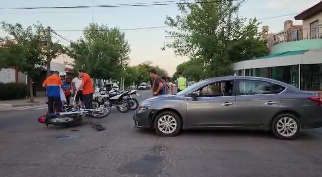Nuevo choque entre un auto y una moto en General Pico