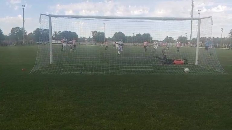 Festejado triunfo de Costa en la cancha de Pico FBC: hubo 4 expulsados, 2 penales y 3 goles