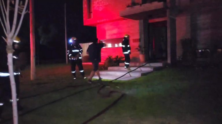 Bomberos actuaron en un principio de incendio en una vivienda