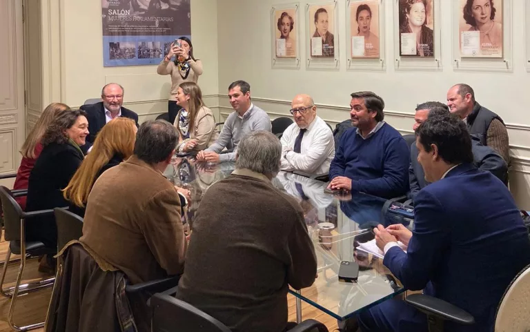 Kroneberger y Abad, junto a legisladores nacionales y provinciales, exigen mejores condiciones para la Ruta Nacional N°:5