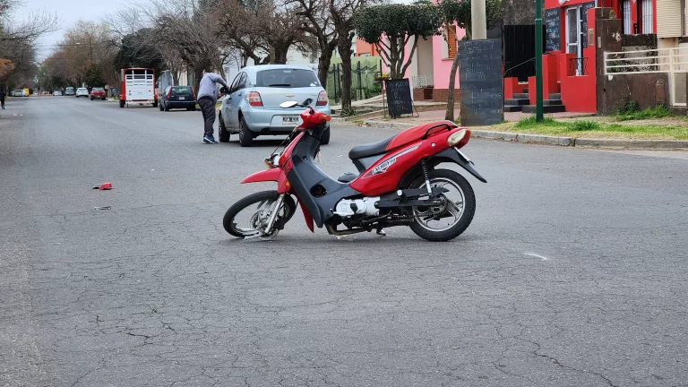 Dos mujeres resultaron heridas tras un grave accidente en calles 29 y 14