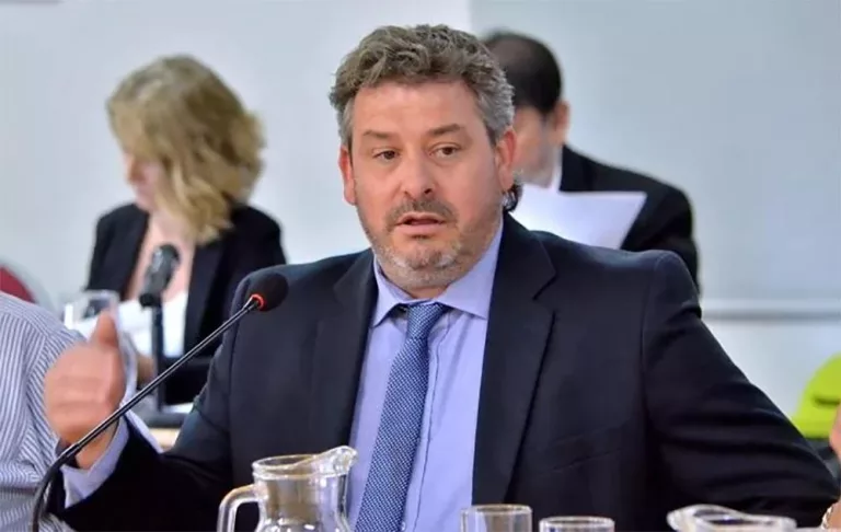 Defensor General Saravia denuncia irregularidades en fallo judicial que ordena escolarización sin escuchar al niño