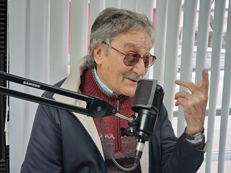 Una vida en el aire: los 48 Años del programa “Aquí Música” de Néstor Tobarías