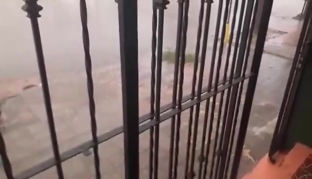 Fotos y videos que envían los vecinos del paso de la tormenta fugas la zona norte pampeana