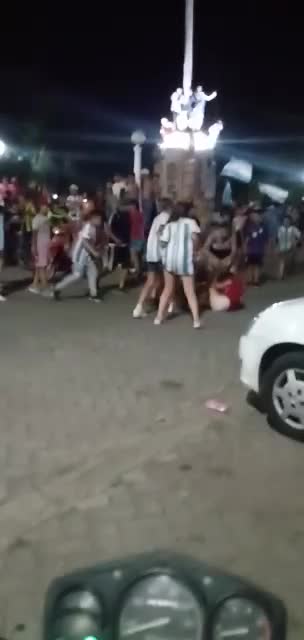 [VIDEOS] Vandalismo y peleas en General Pico en medio de los festejos por el triunfo de la Argentina