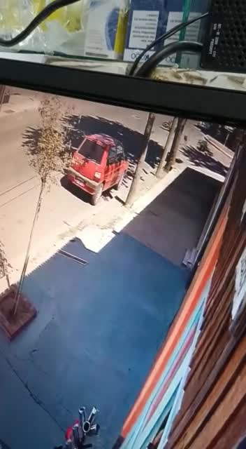 Choque de motos dejó dos personas heridas, pero una de ellas se dio a la fuga