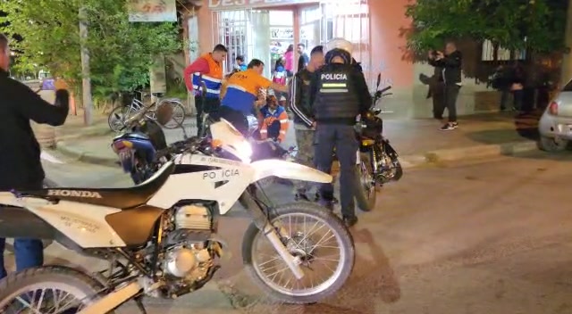 Un nuevo accidente: chocan dos motos y hospitalizan una persona