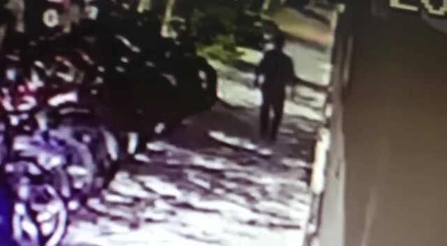 Hurtó una bicicleta en un colegio de General Pico y quedó grabado por las cámaras de seguridad