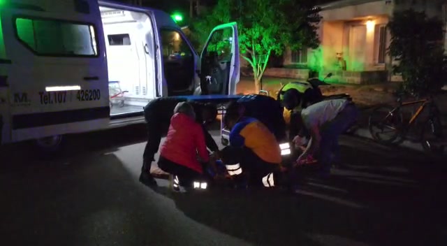 Mujer de hospitalizada tras accidente de motocicleta en Calle 36