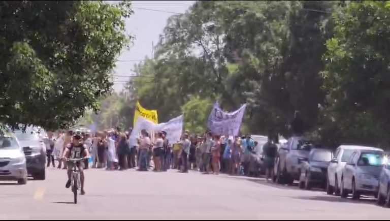 Movilización de la multisectorial en General Pico en rechazo a las políticas de Milei