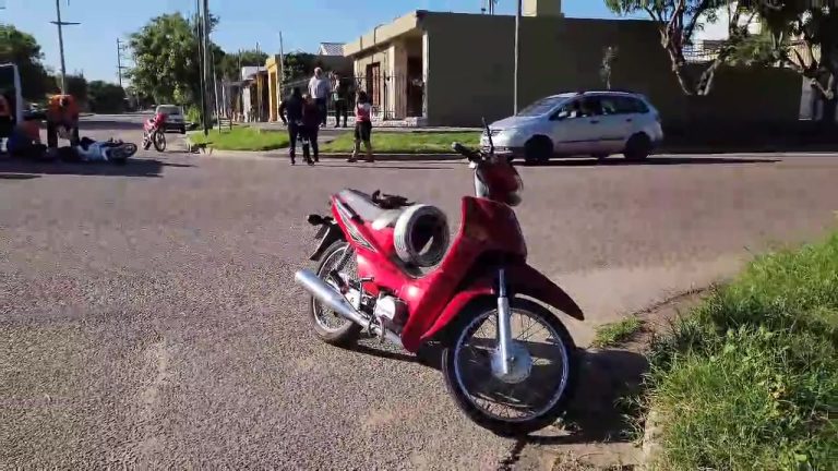 Un hombre herido al chocar dos motos en calle 25 y 30