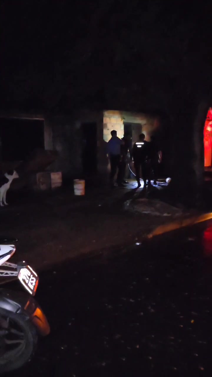 Se incendió una casa en barrio Don Bosco y los vecinos lograron que el fuego no se propague