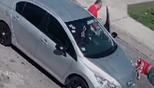 Ladrón quiso asaltar a un policía retirado en Avellaneda: recibió un tiro en la cabeza y murió