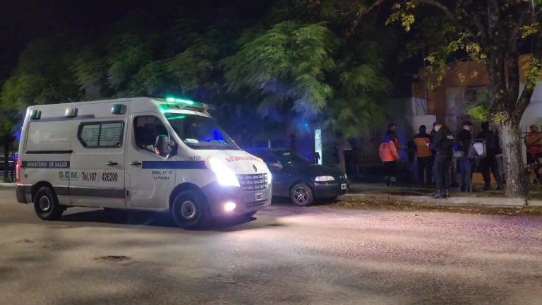 Principio de incendio en el quincho de una vivienda de calle 12