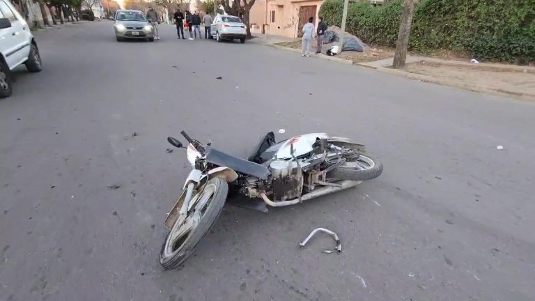 Una joven y un niño trasladados al hospital tras colisión en Calle 23 y 102