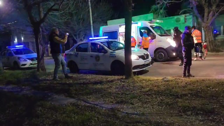 Herido de arma de fuego en barrio San Etelvino: El SEM lo trasladó al hospital