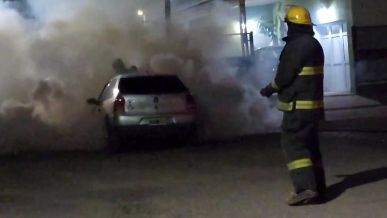 Otro incendio de vehículo en General Pico: investigan posible intencionalidad