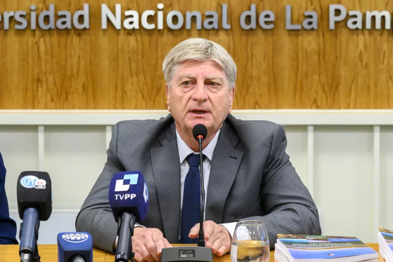 Ziliotto anunció un adelanto de $4.500 millones a municipios para el pago de aguinaldos y la continuidad de promociones del BLP