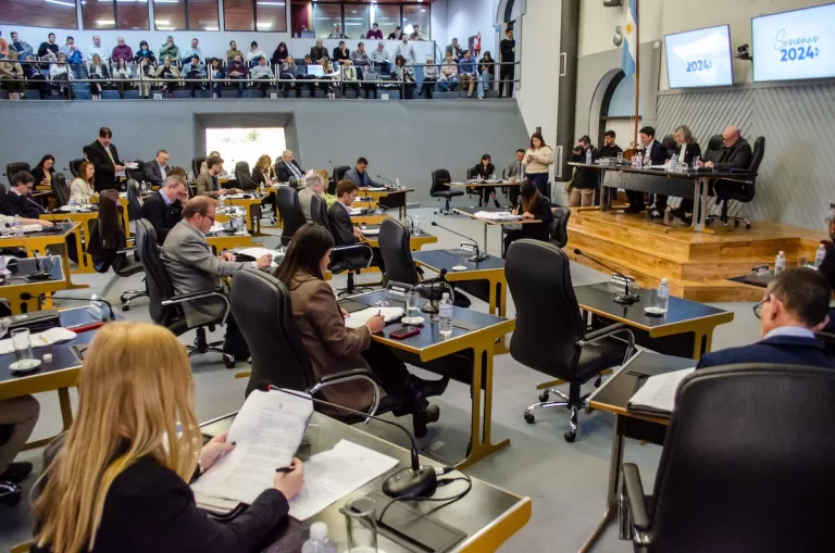 La oposición dio quórum e ingresó el proyecto de ampliación del presupuesto del gobierno pampeano