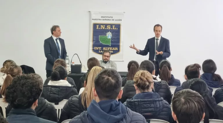 Funcionarios del Poder Judicial de General Pico ofrecieron una charla educativa en el Instituto Nuestra Señora de Luján de Intendente Alvear