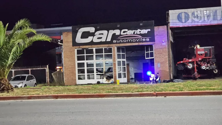 Incendio en concesionaria “Car Center”: Se sospecha de intencionalidad en el siniestro que afectó a varios vehículos