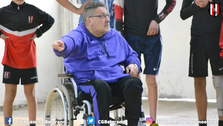 El entrenador, Daniel Jaule, dictó un campus de básquet en Santa Rosa
