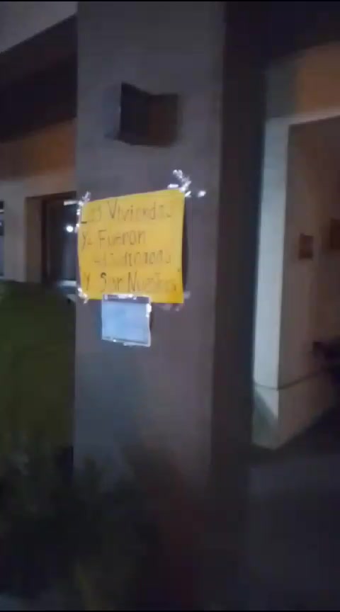 IPAV: 8 familias de Parera acampan en frente de la Municipalidad reclamando por las viviendas que no les fueron adjudicadas